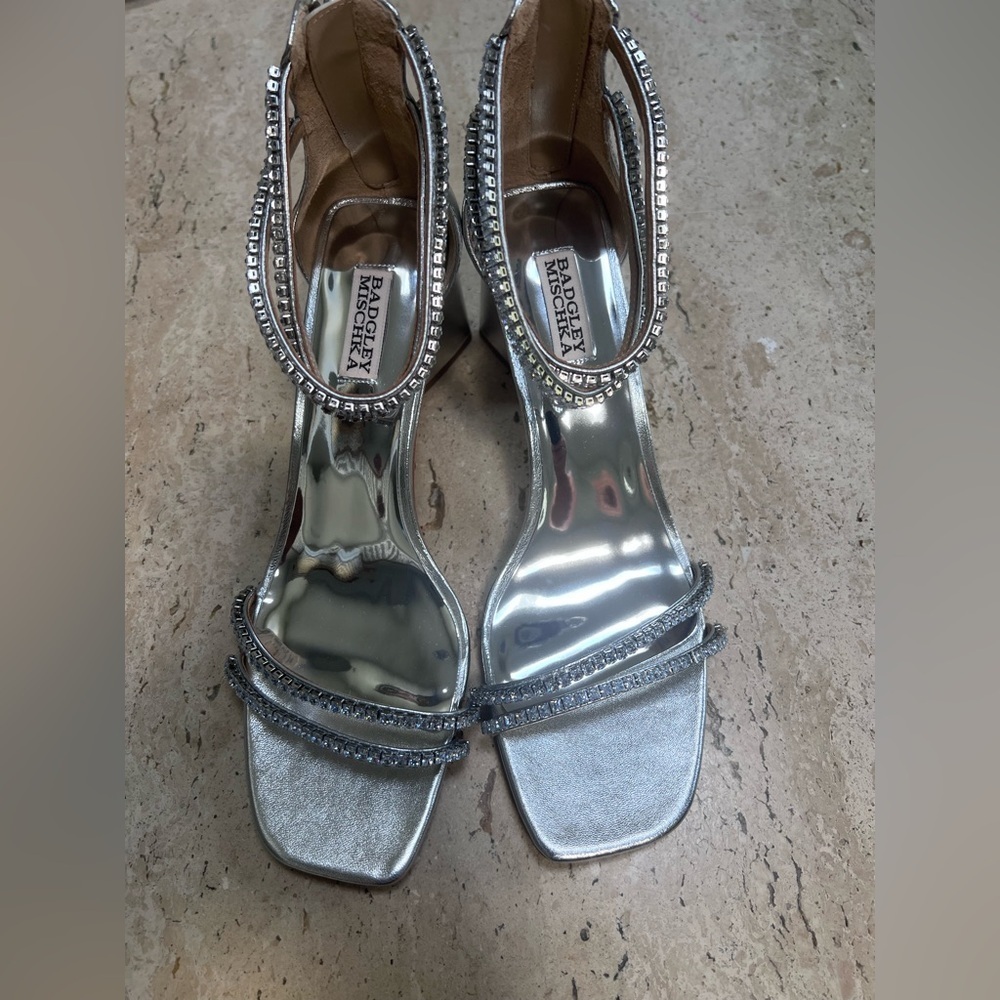 Badgley Mischka Women's Lillie Heeled Sandal Silver Sparkling  Straps Size  11